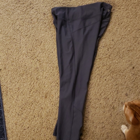 Yoga capris - Picture 2 of 3